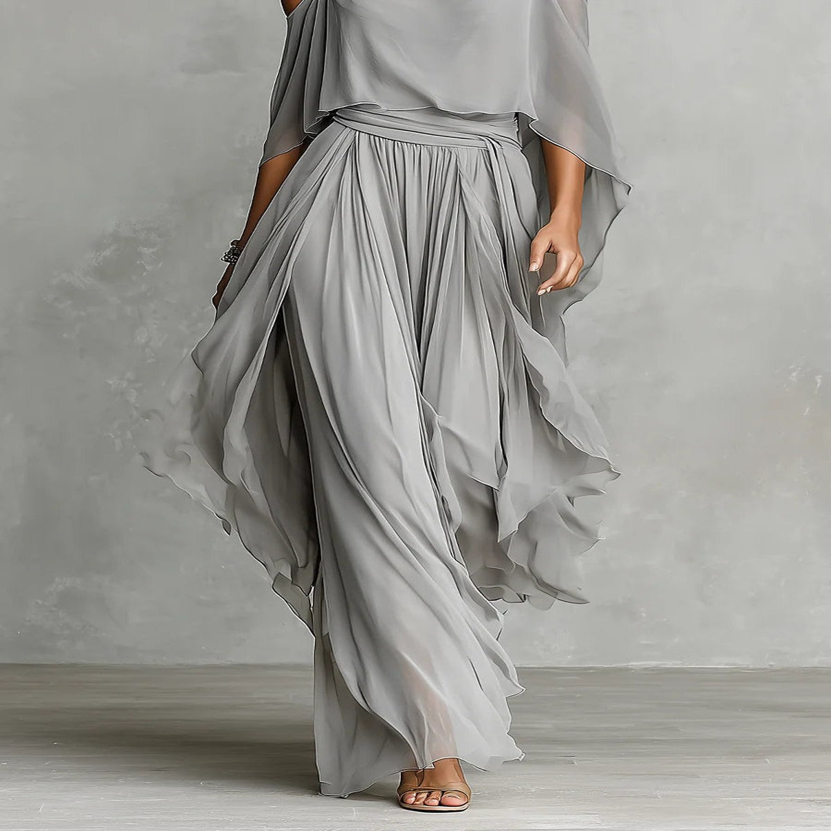 Conjunto Gris de Chifón con Top Fluido y Pantalón