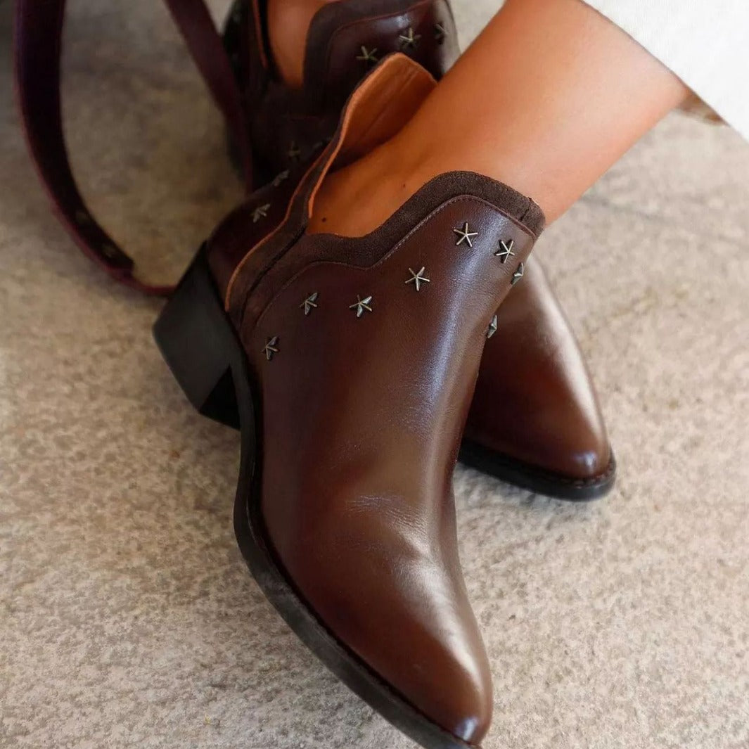 Arden™ | Botas camperas con tachuelas