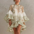 Vestido Mini Verde de Chifón con Rayas y Volantes