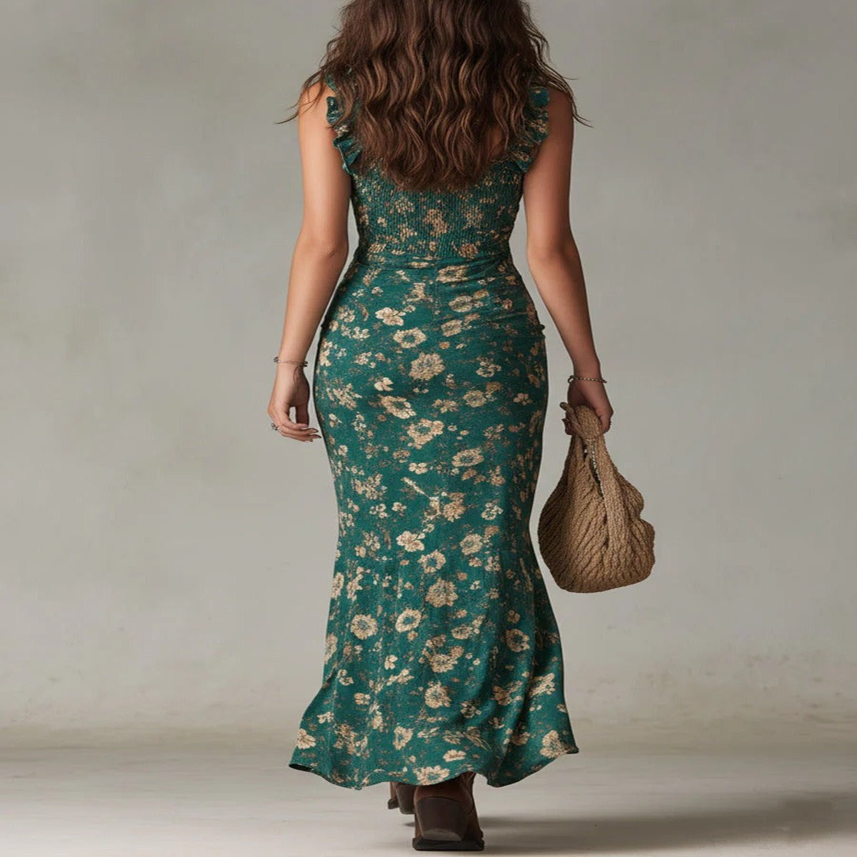 Dress with flowy sleeves and side slit